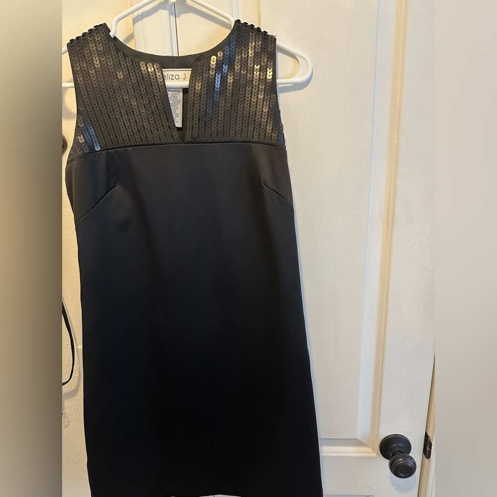 Ladies black formal cocktail dress with sequins size 4 petite by Eliza J